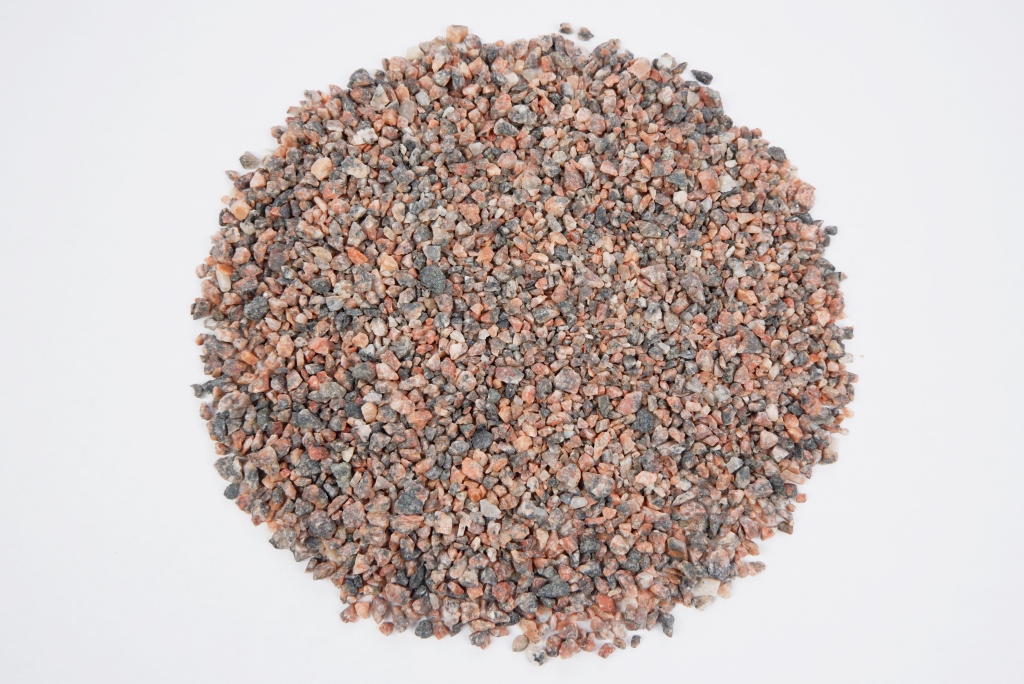 Гранитный песок серо-розовый 2-5 мм